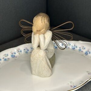 Willow Tree Vintage 2001 Angel of Caring